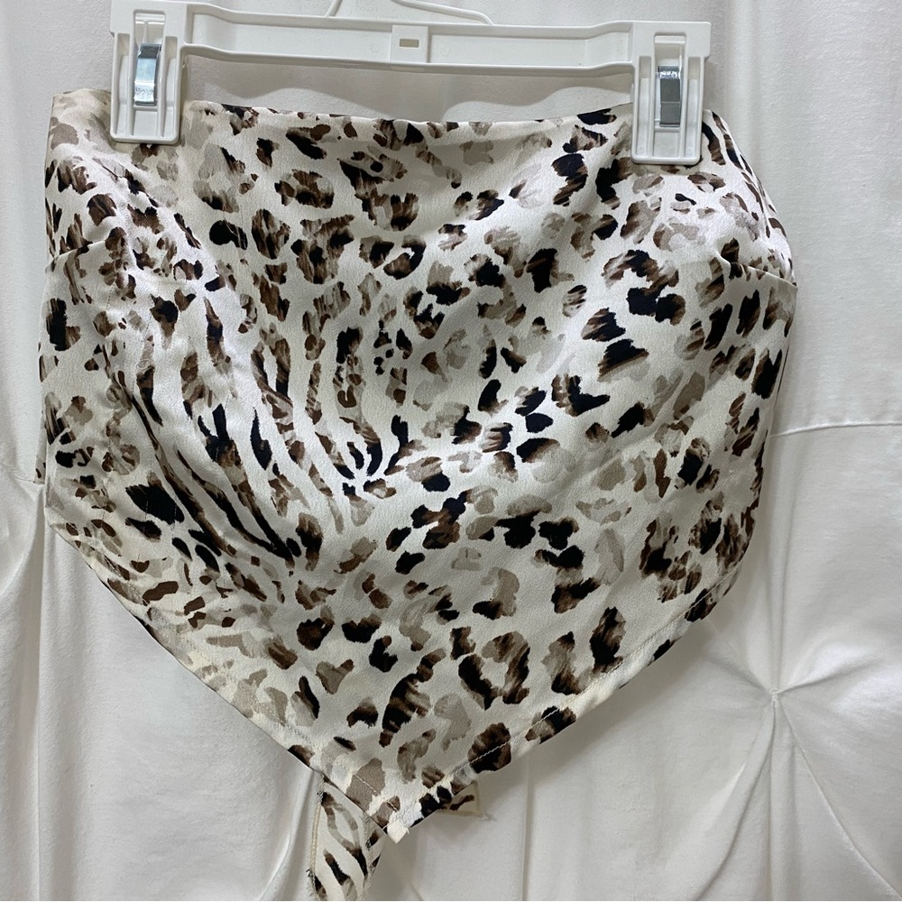 Leopard Crop